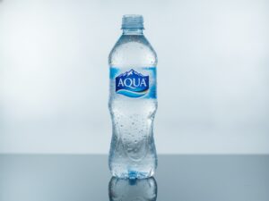 (90)MD121182000100147 AQUA Air minum dalam kemasan (Air Mineral)